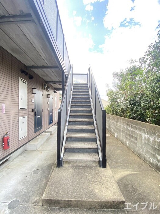 物件外観写真4　(エントランス部分)