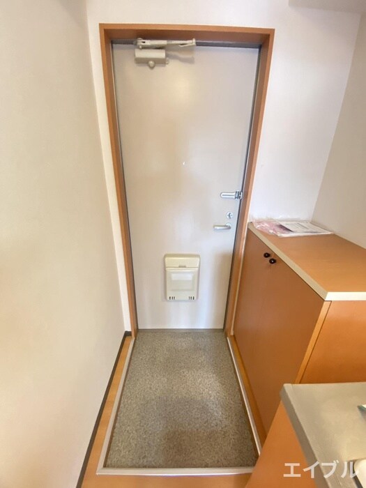 物件内観写真15　(玄関)