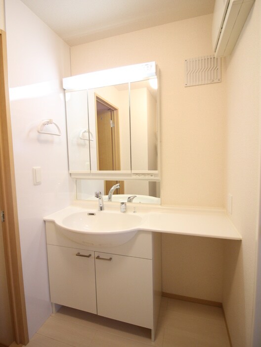 物件内観写真12　(洗面)