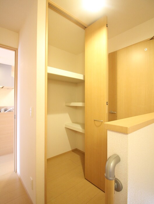 物件内観写真15　(収納)