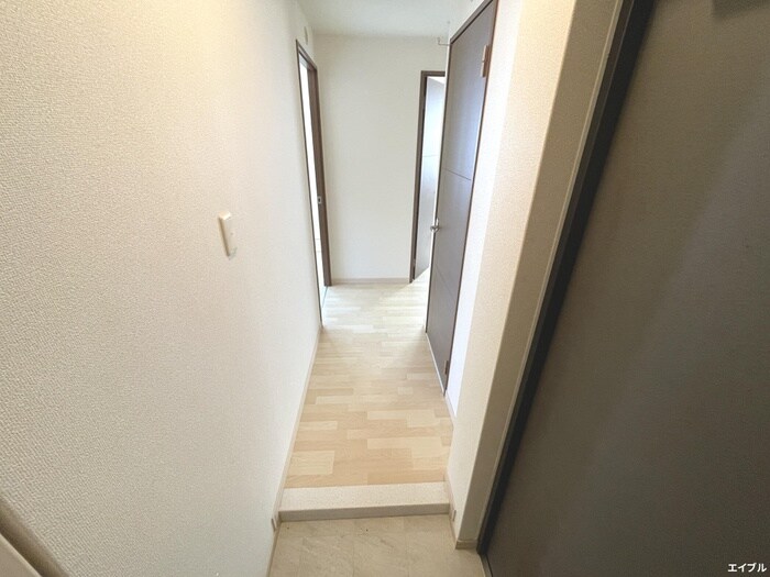 物件内観写真12　(玄関)