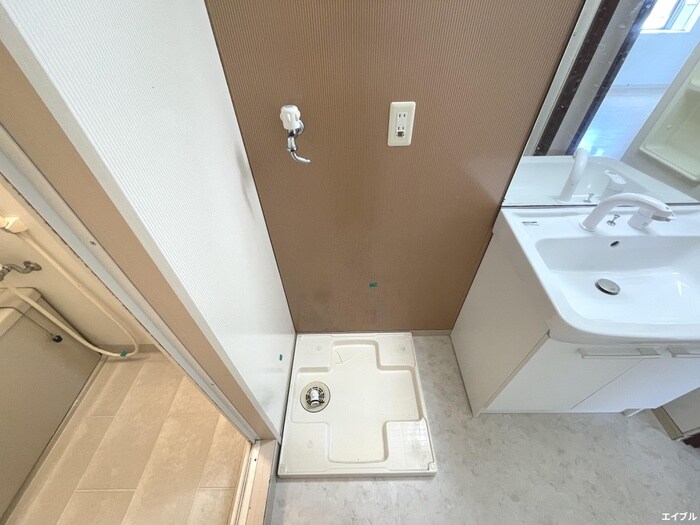 物件内観写真17　(洗濯機置場)