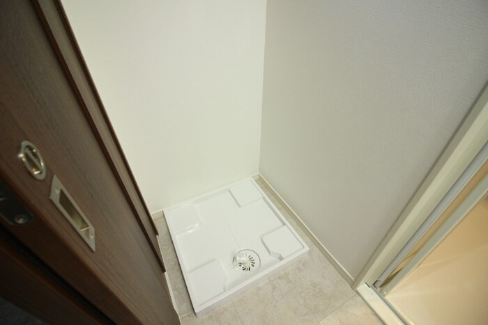 物件内観写真12　(洗濯機置場)