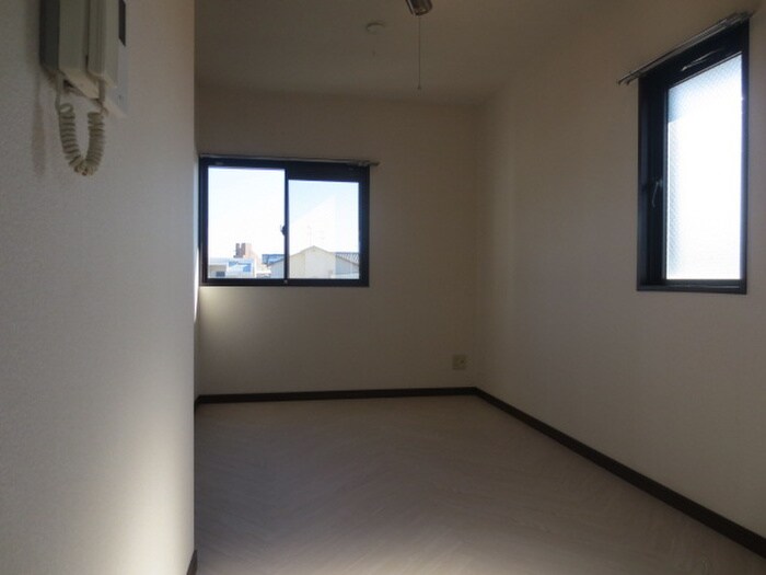 物件内観写真10　(居室)