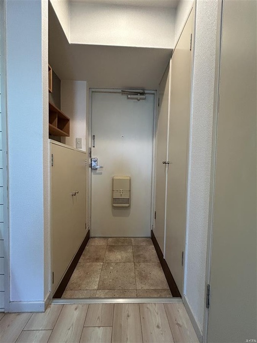 物件内観写真16　(玄関)
