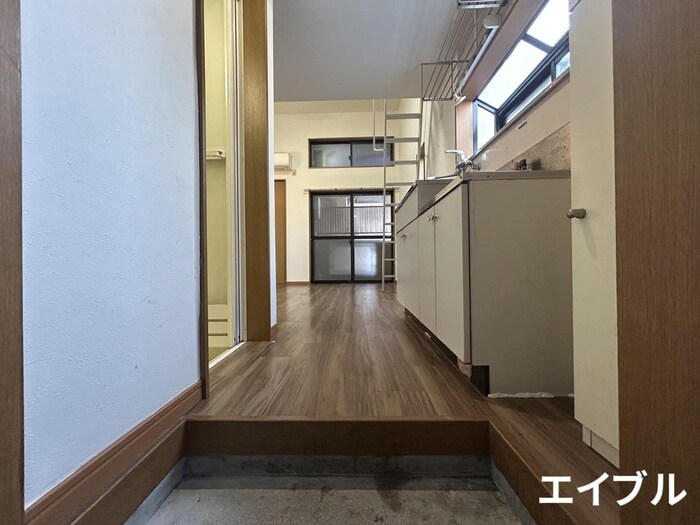 物件内観写真11　(玄関)