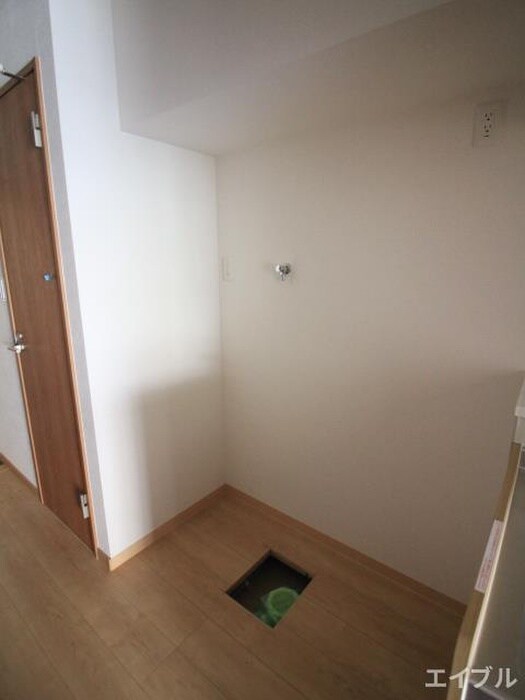 物件内観写真21　(洗濯機置場)