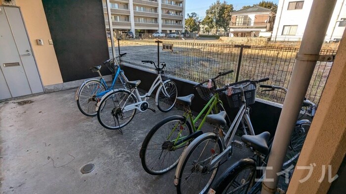 物件外観写真5　(駐車場)