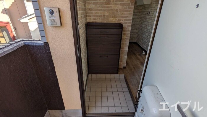 物件内観写真10　(玄関)