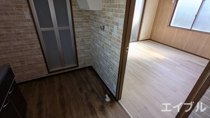 物件内観写真13　(洗濯機置場)