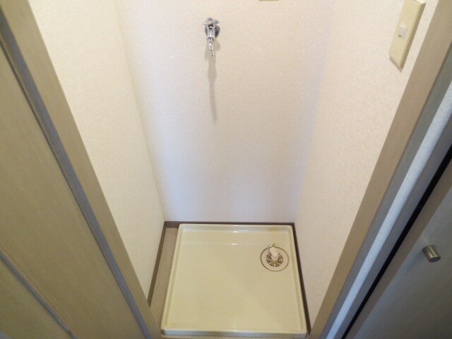 物件内観写真9　(洗濯機置場)