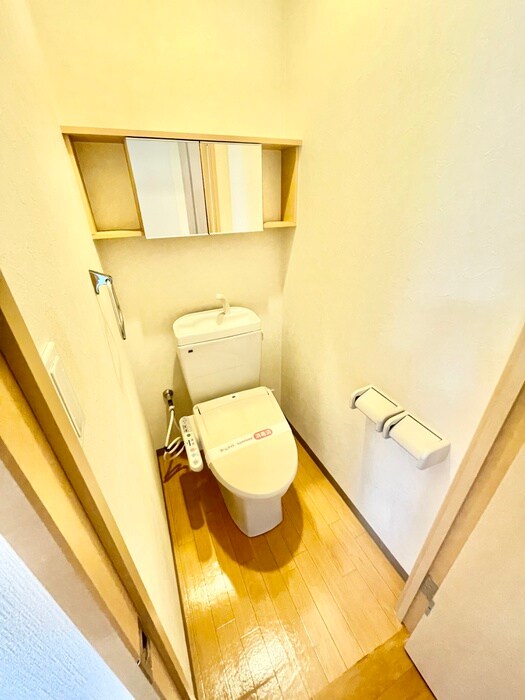 物件内観写真8　(トイレ)