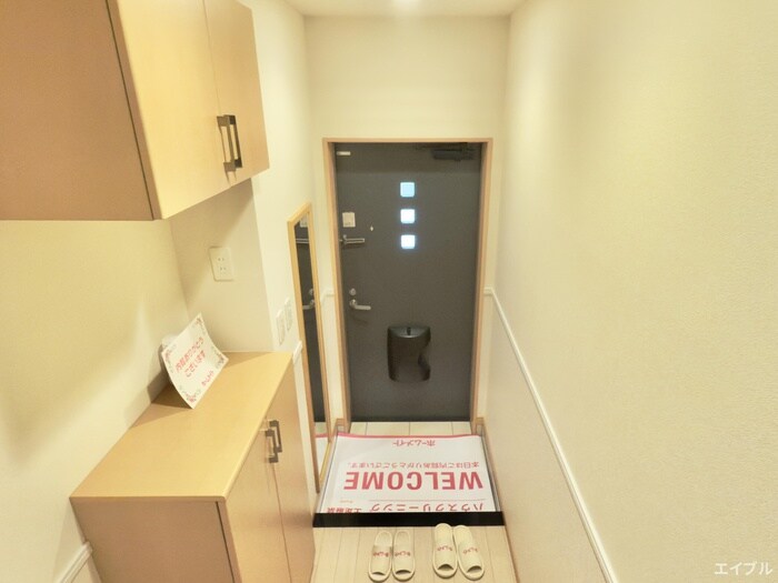 物件内観写真11　(玄関)