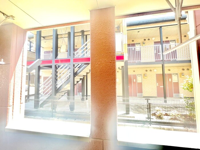 物件内観写真12　(室内からの展望)