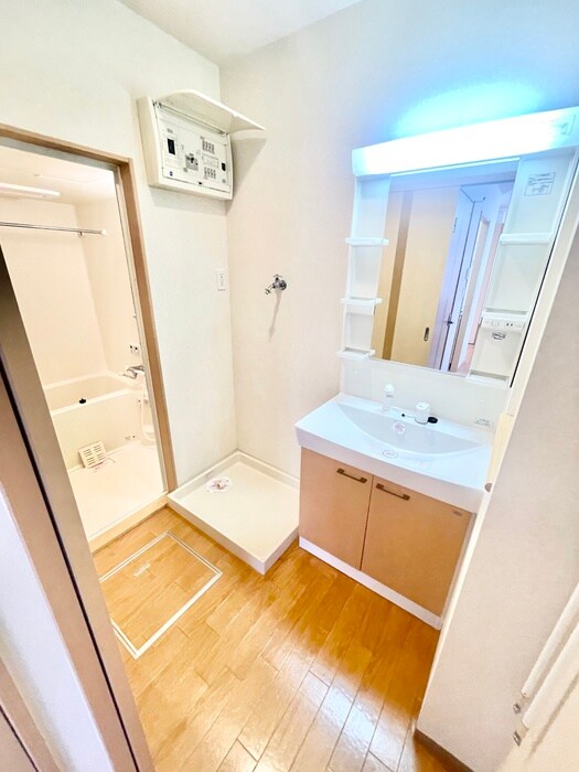 物件内観写真18　(洗濯機置場)