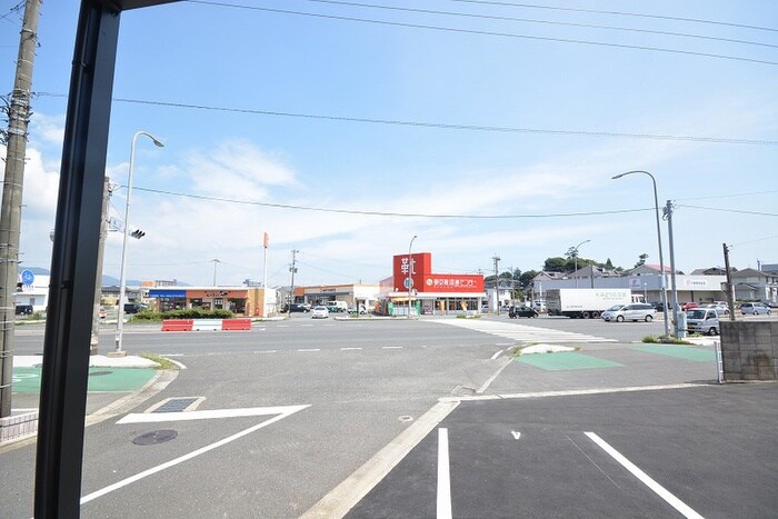 物件内観写真14　(室内からの展望)