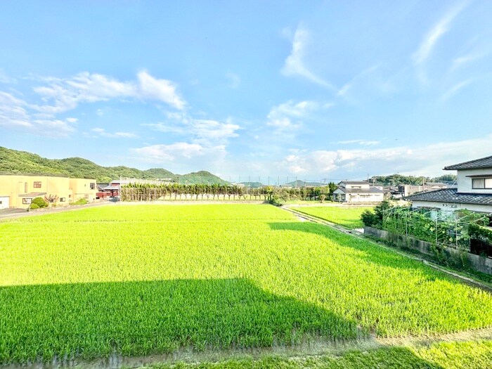 物件内観写真13　(室内からの展望)