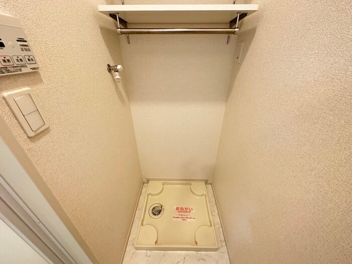 物件内観写真20　(洗濯機置場)