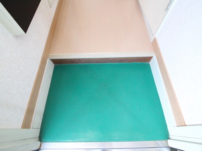 物件内観写真16　(玄関)