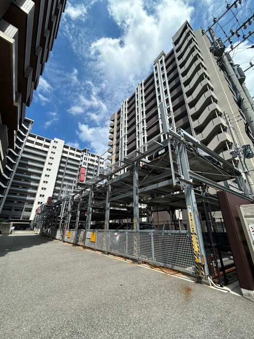 物件外観写真4　(駐車場)