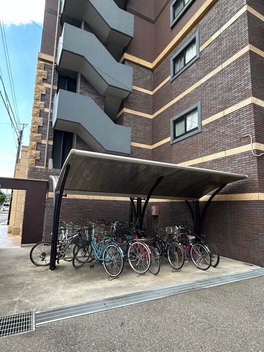 物件外観写真5　(駐輪場)