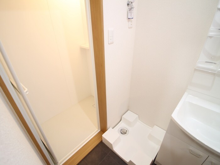 物件内観写真15　(洗濯機置場)