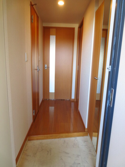 物件内観写真18　(廊下)