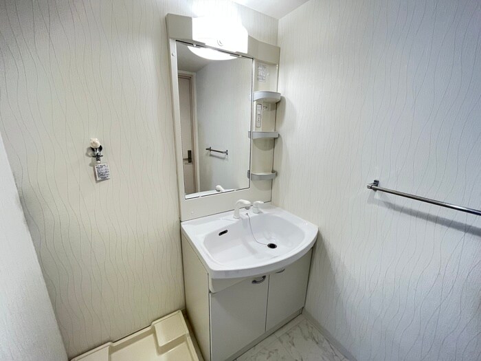 物件内観写真12　(洗面)