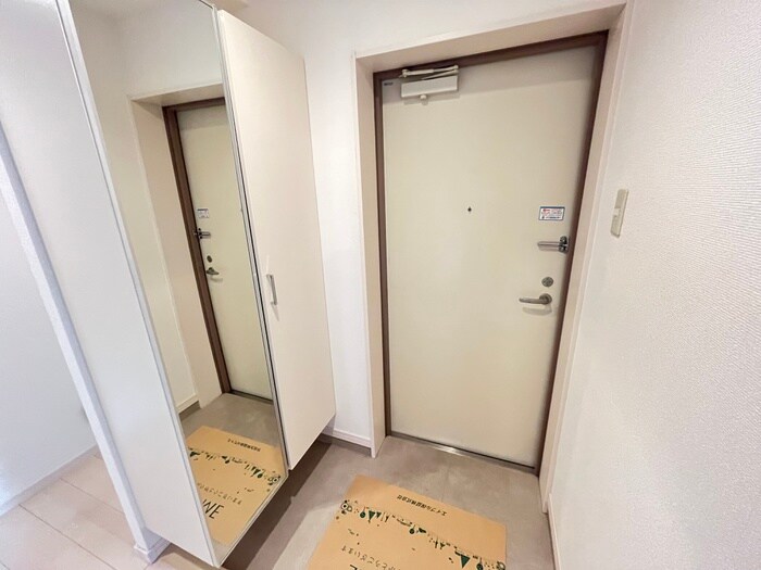 物件内観写真14　(玄関)