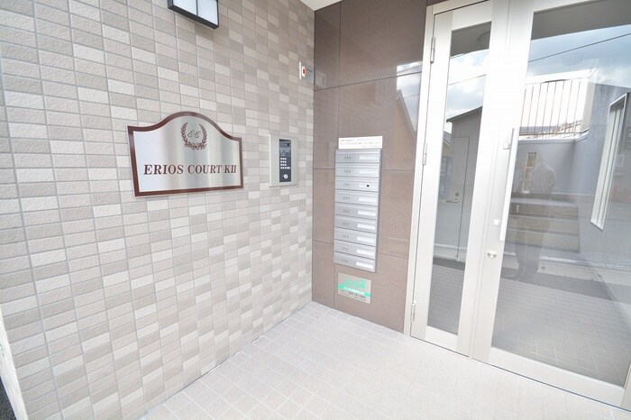 物件外観写真4　(エントランス部分)