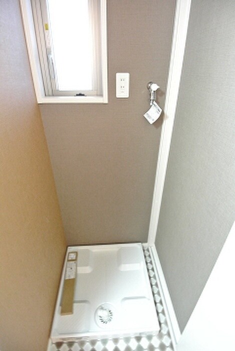 物件内観写真12　(洗濯機置場)