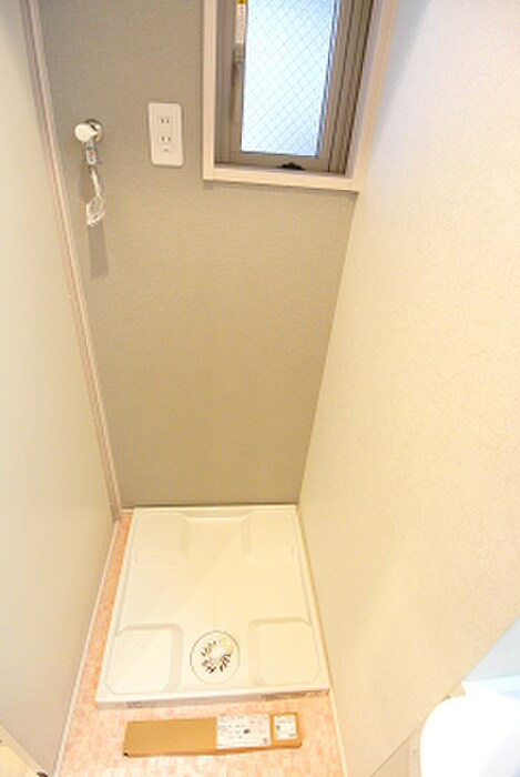 物件内観写真12　(洗濯機置場)