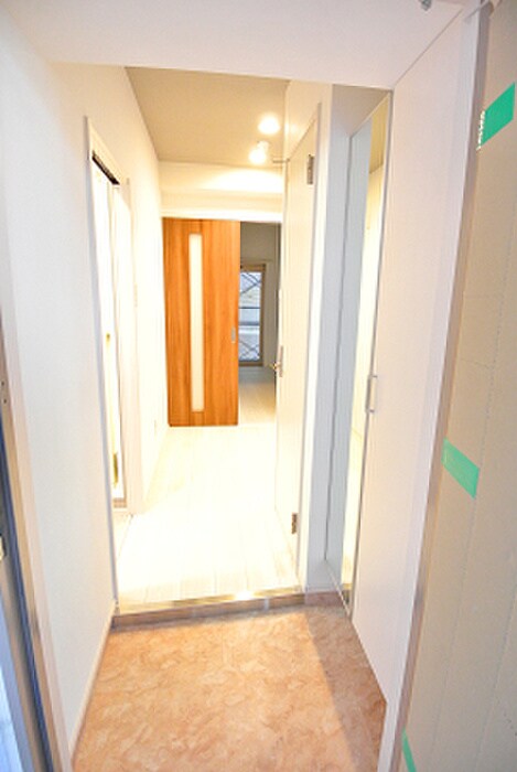 物件内観写真15　(玄関)