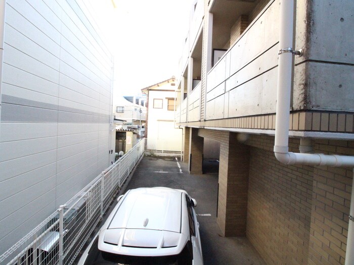 物件内観写真14　(室内からの展望)