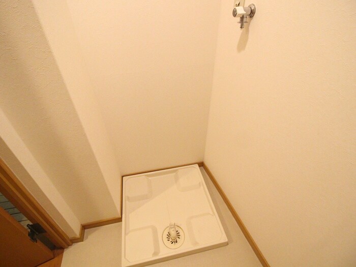 物件内観写真15　(洗濯機置場)