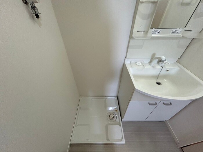 物件内観写真6　(洗濯機置場)