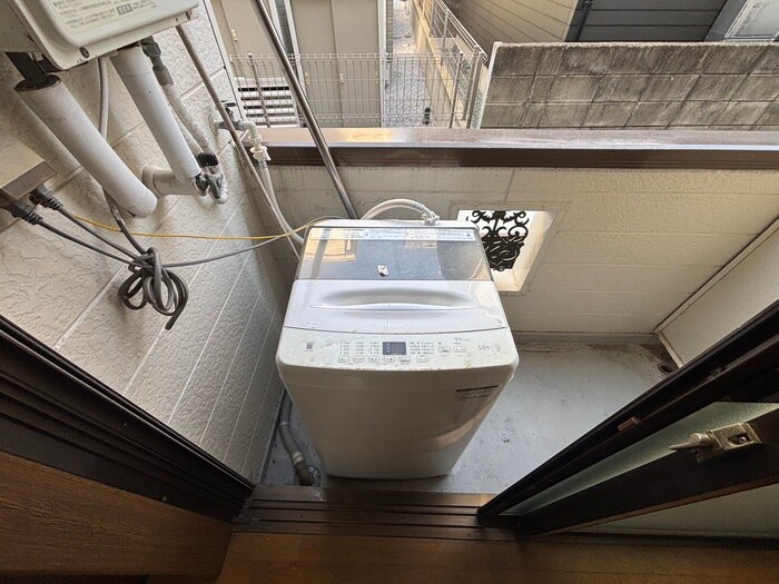 物件内観写真12　(洗濯機置場)