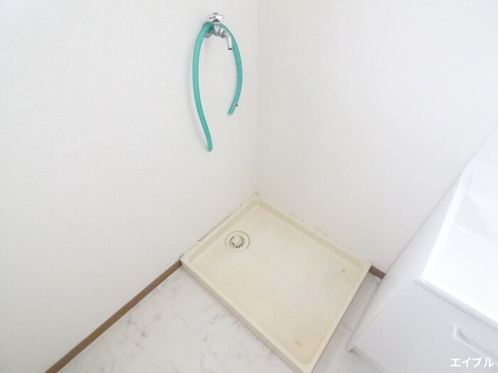 物件内観写真13　(洗濯機置場)