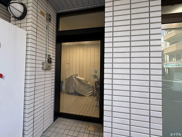 物件外観写真5　(エントランス部分)
