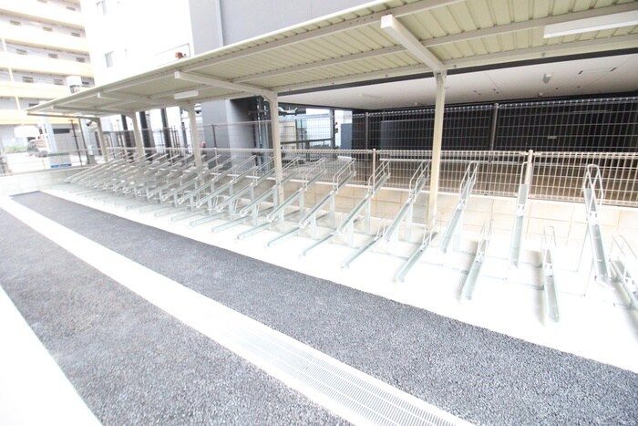 物件外観写真3　(駐輪場)