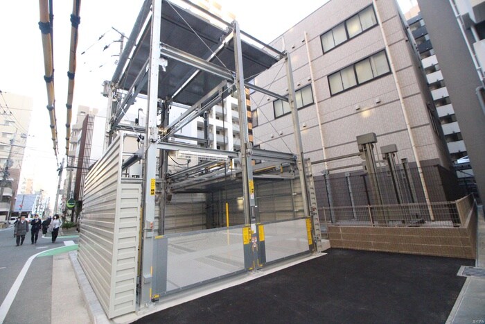 物件外観写真4　(駐車場)