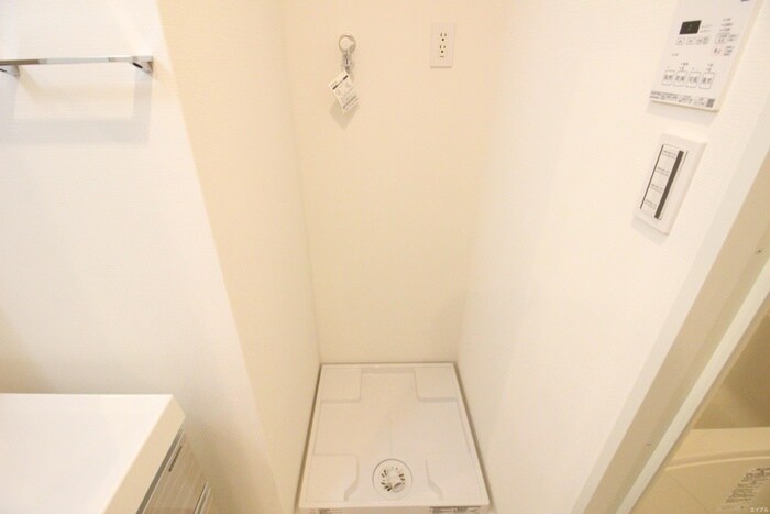 物件内観写真13　(洗濯機置場)