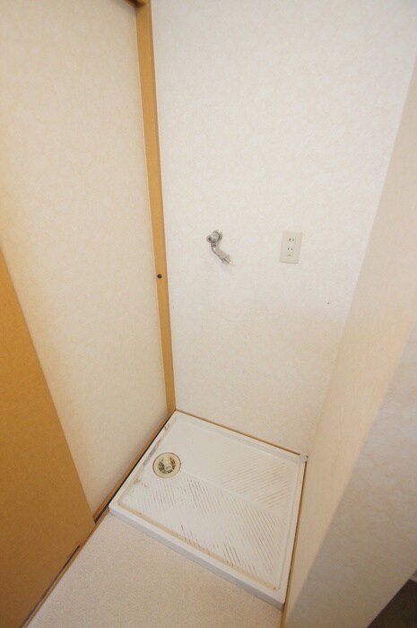 物件内観写真14　(洗濯機置場)