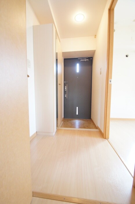 物件内観写真15　(玄関)