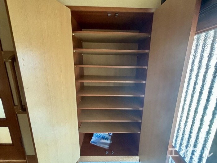 物件内観写真15　(靴箱)