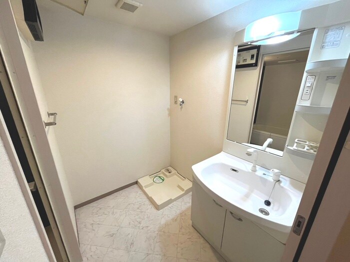 物件内観写真13　(洗面)