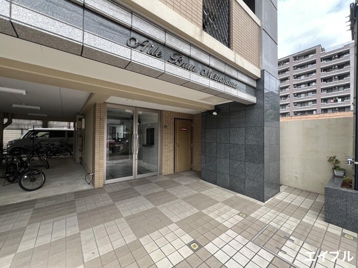 物件外観写真4　(エントランス部分)