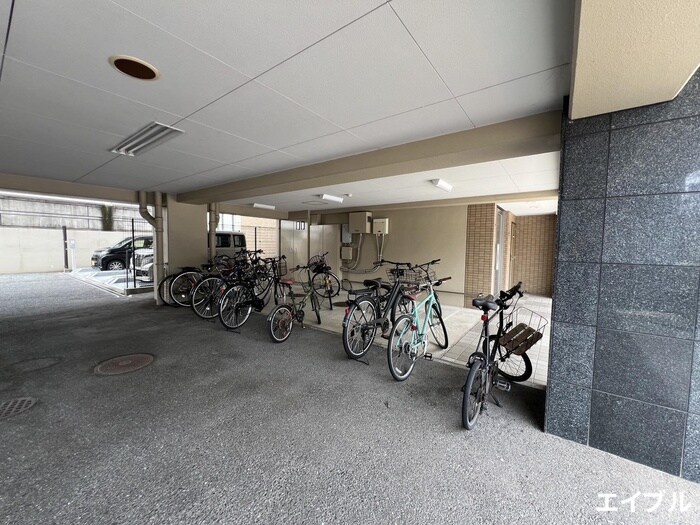 物件外観写真5　(駐輪場)