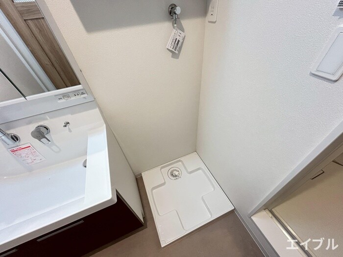 物件内観写真16　(洗濯機置場)