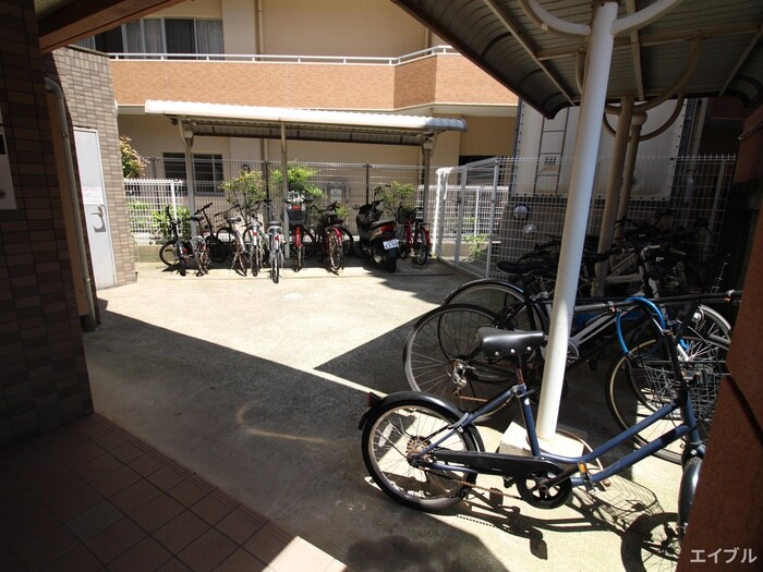 物件外観写真3　(駐輪場)